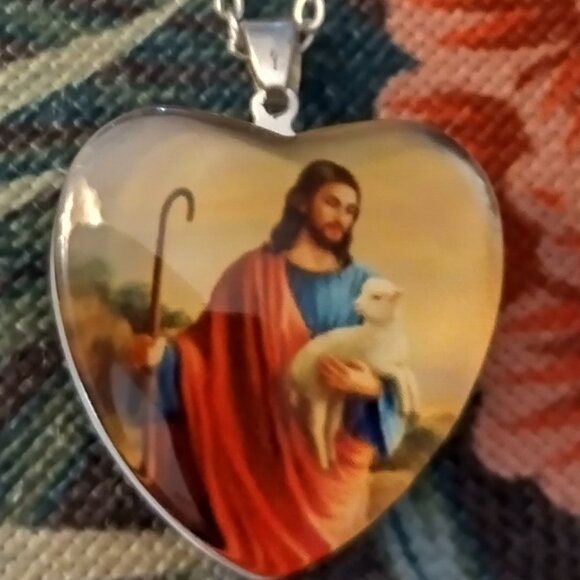 Jewelry - BEAUTFUIL JESUS THE GOOD SHEPARD NECKLACE ON 18 INCH SILVER CHAIN.  x